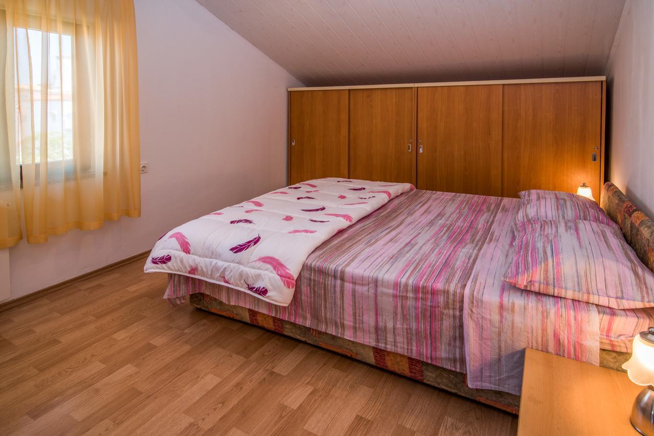 Apartment Sandra Krk Крк Екстер'єр фото