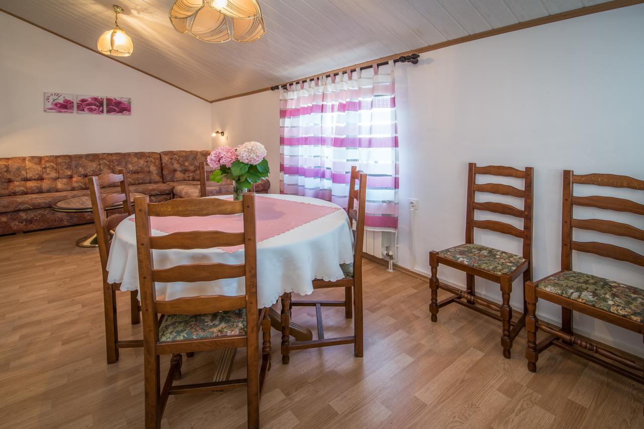 Apartment Sandra Krk Крк Екстер'єр фото