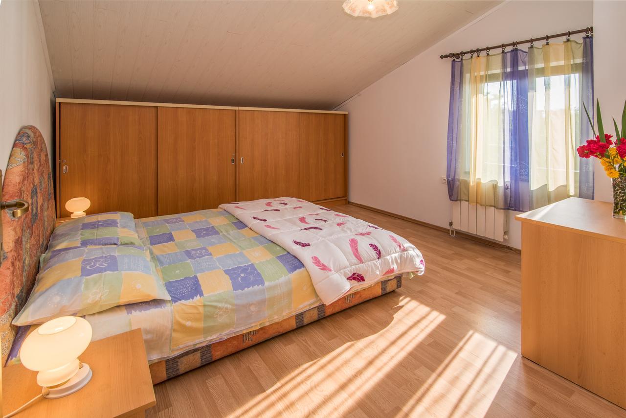 Apartment Sandra Krk Крк Екстер'єр фото