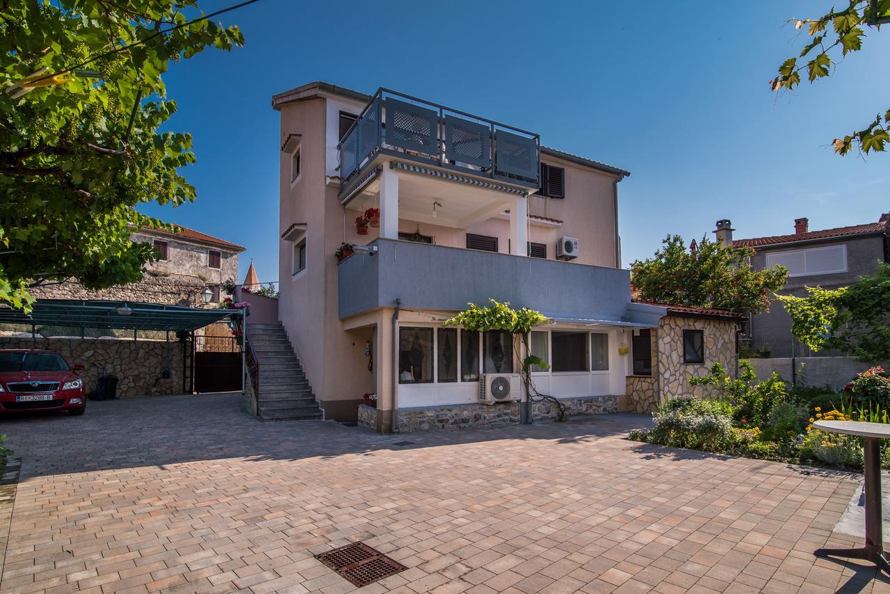 Apartment Sandra Krk Крк Екстер'єр фото