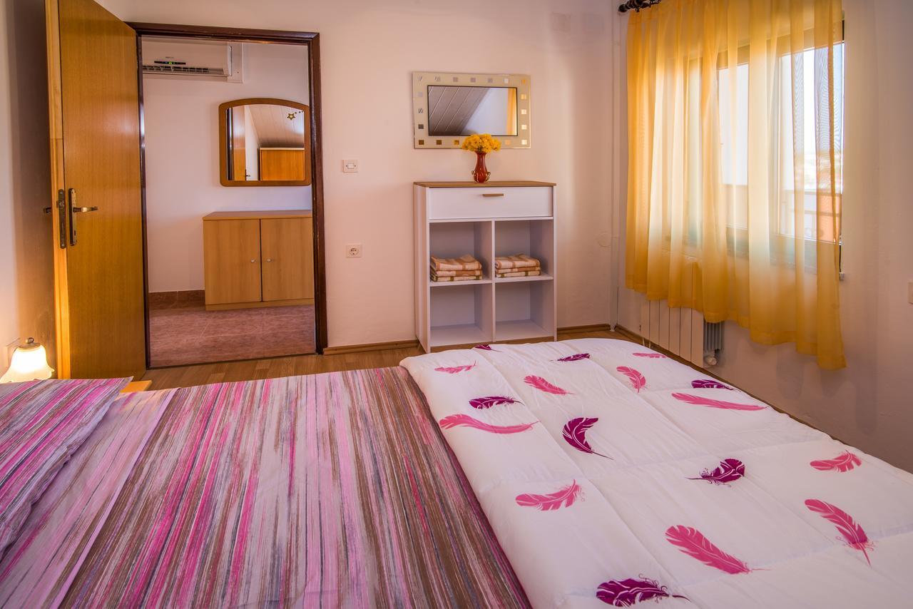 Apartment Sandra Krk Крк Екстер'єр фото